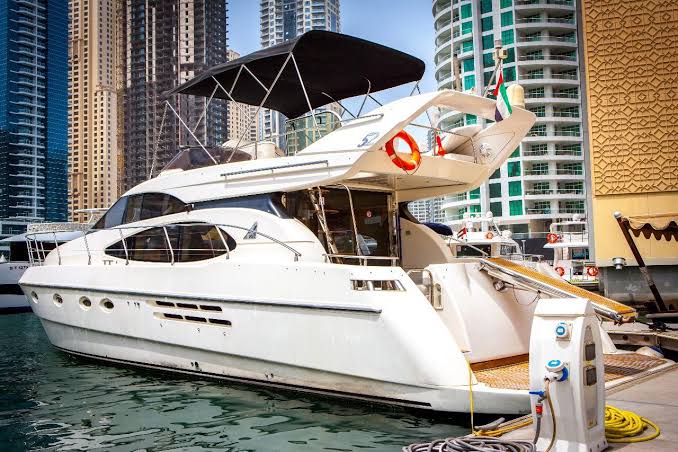 Dubai Private Yacht Charter | Luxury Yacht Rental by the Hour