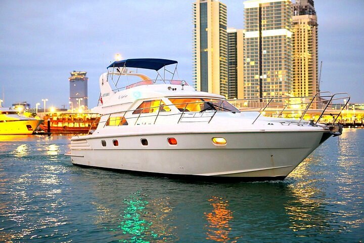 Dubai Private Yacht Charter | Luxury Yacht Rental by the Hour