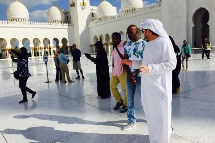 Abu Dhabi City Tour Tourists